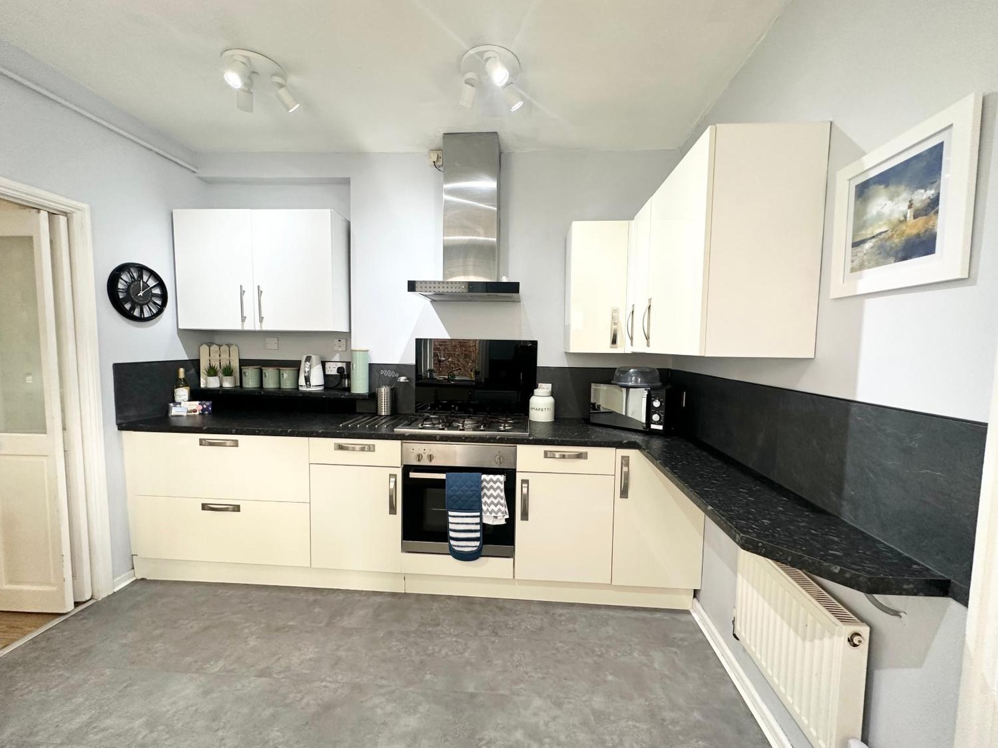 The Capstone Retreat - Beautiful Detached Family Home By Coastline Retreats, Arcade Machine, Parking, Bbq Bournemouth Dış mekan fotoğraf