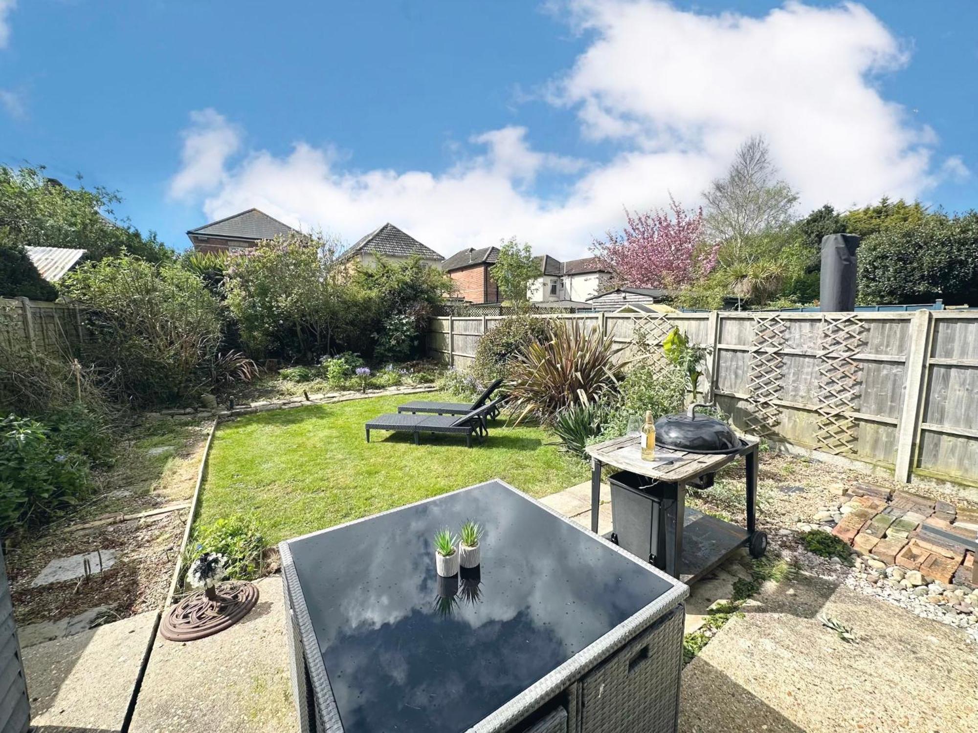 The Capstone Retreat - Beautiful Detached Family Home By Coastline Retreats, Arcade Machine, Parking, Bbq Bournemouth Dış mekan fotoğraf